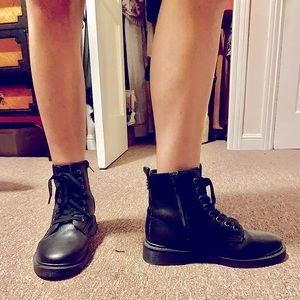 Steve Madden Black Leather Lace Up Combat Boots Size 6.5